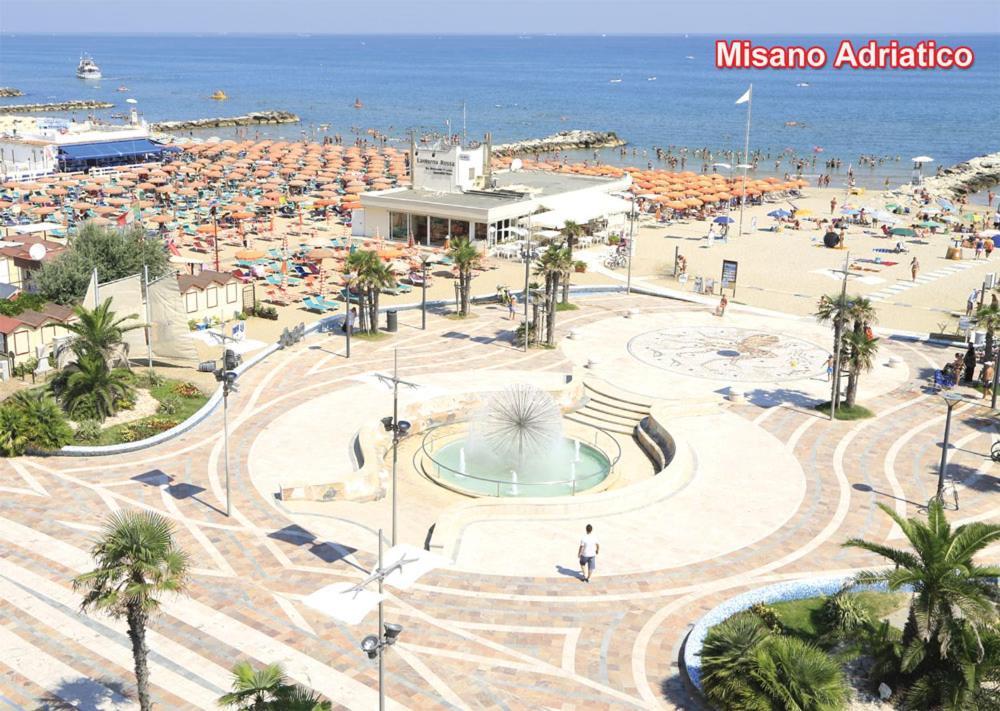 Appartamento Vista Mare Misano Adriatico Buitenkant foto